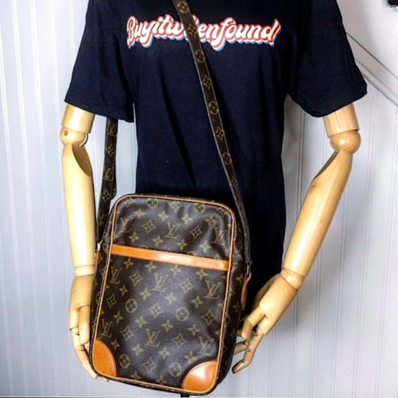 LOUIS VUITTON DANUBE MM Monogram Adjustable Crossbody Shoulder Bag LV DUST BAG - Picture 4 of 17